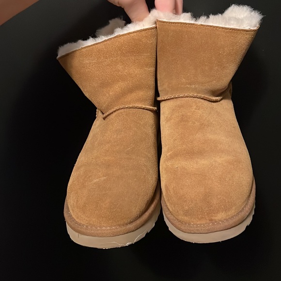 Mini Custom Bailey Bow Uggs - Picture 2 of 4